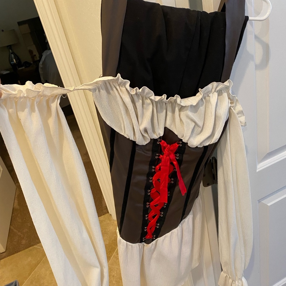 Ladies great quality pirate off shoulder costume